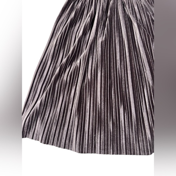 Club L London mauve velvet  Pleated A-Line Dress - Picture 3 of 7